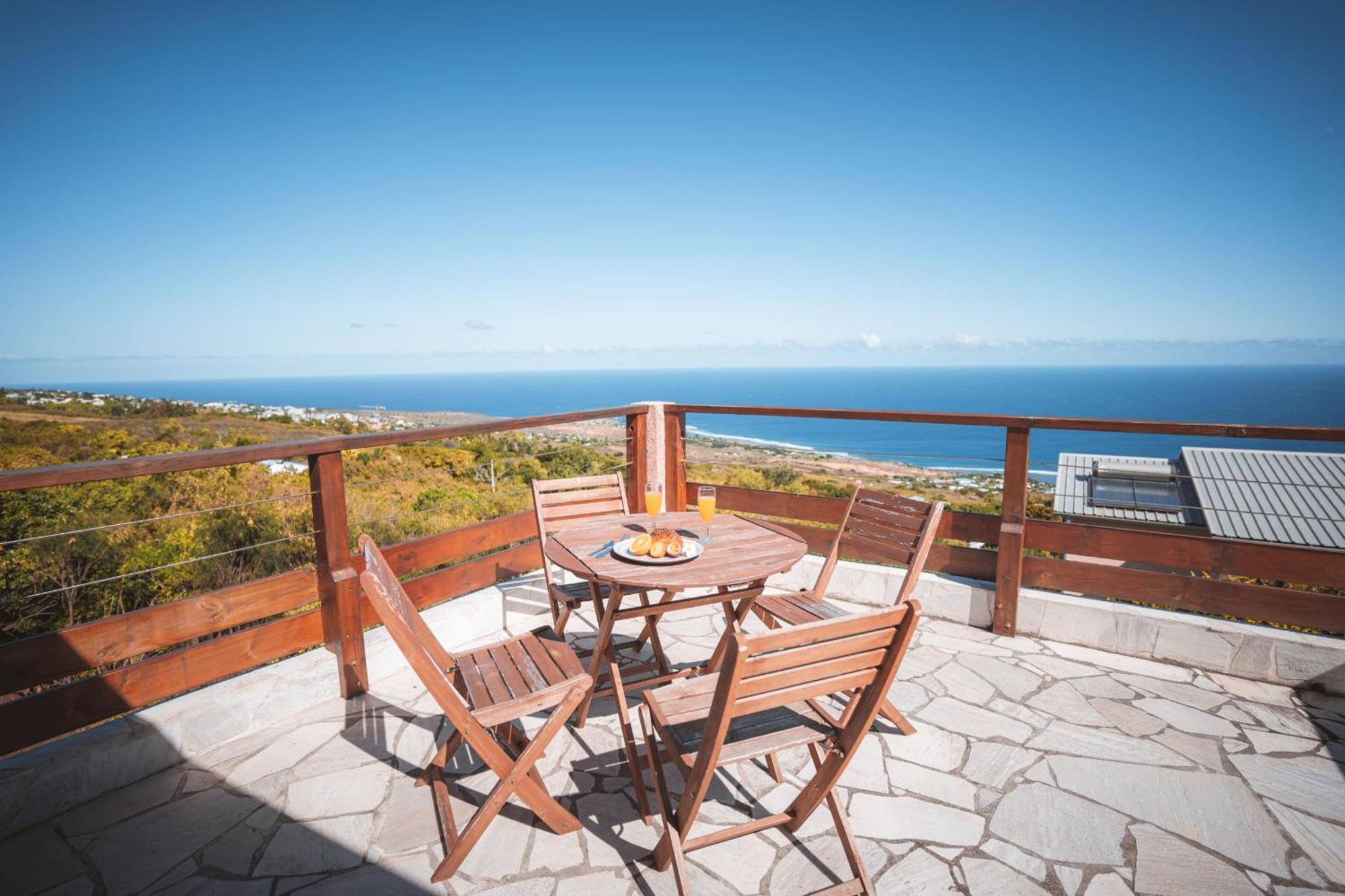 Villa Sunset St Leu, Avec Sa Vue Plongeante Sur La Mer Saint-Leu Luaran gambar